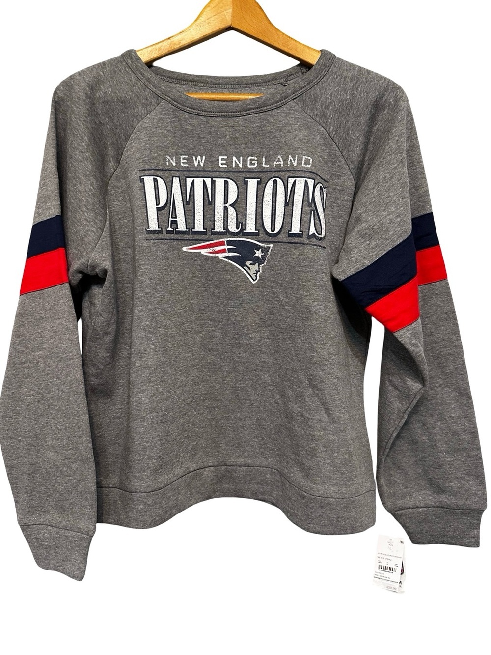 NFL New England Patriots Women's Long Sleeve Fleece Sweatshirt Large NWT Gray